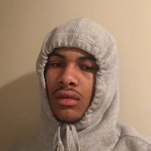 Meet your Posher, Devin